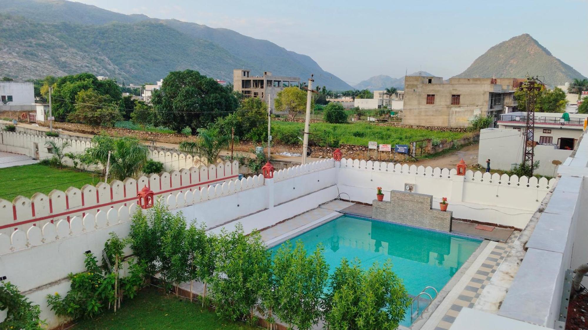 Hotel Grand Vijay Pushkar Bagian luar foto
