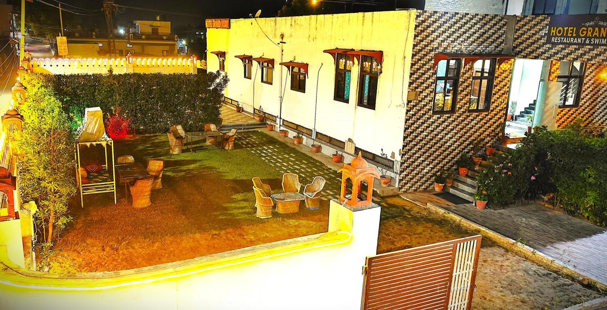 Hotel Grand Vijay Pushkar Bagian luar foto