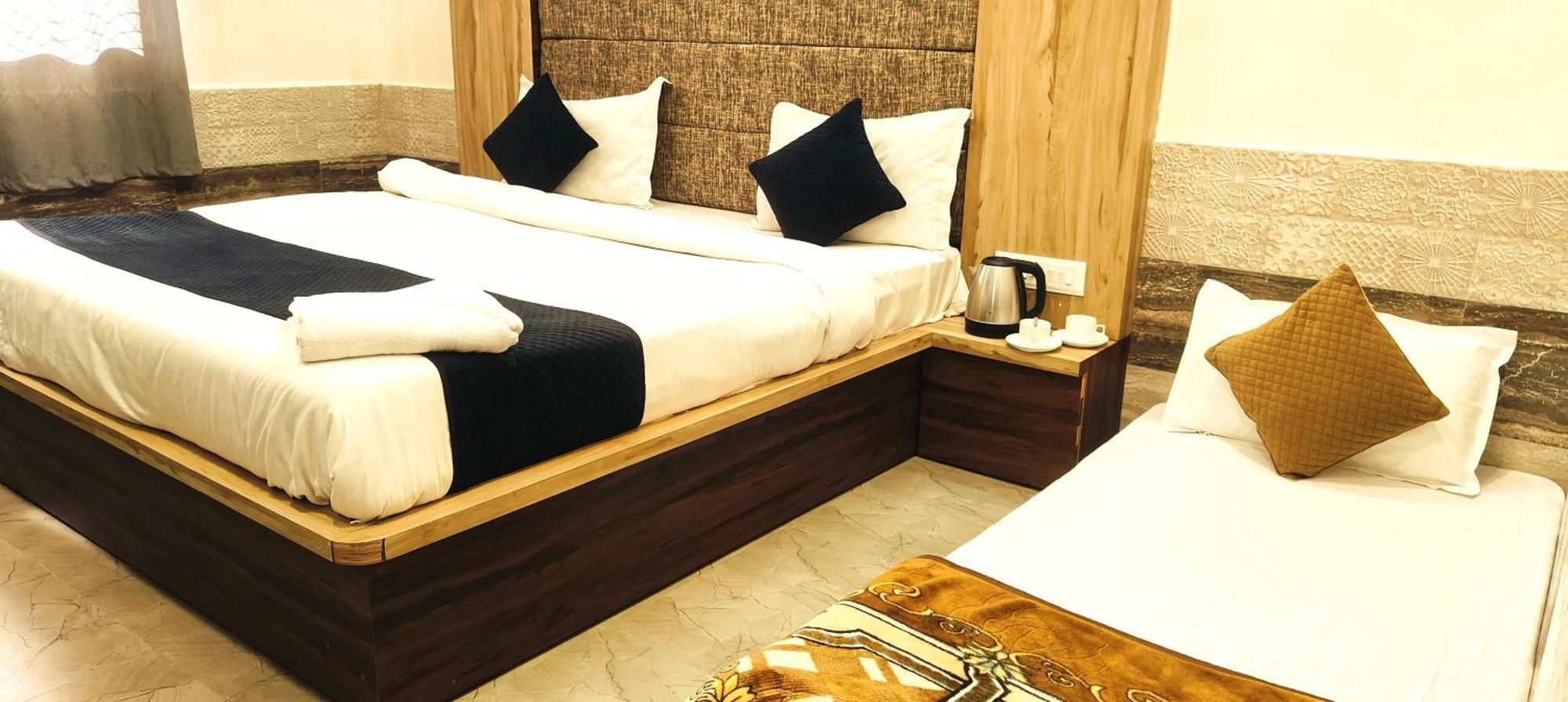 Hotel Grand Vijay Pushkar Bagian luar foto